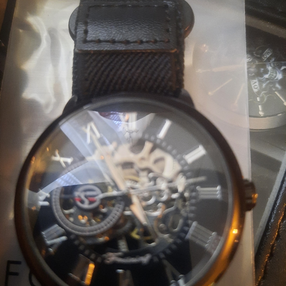 Men's watch..Forsining..NEW... - Picture 2 of 2